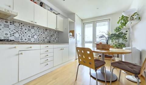 Kaufen 2-Zimmer-Wohnung, 2-Zimmer-Wohnung, Košická, Bratislava - Ružin