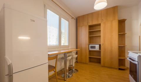 Mieten 2-Zimmer-Wohnung, 2-Zimmer-Wohnung, Banská Bystrica, Slowakei