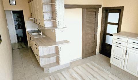 Kaufen 3-Zimmer-Wohnung, 3-Zimmer-Wohnung, Bánovce nad Bebravou, Slowa