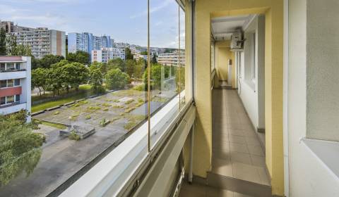 Kaufen 2-Zimmer-Wohnung, 2-Zimmer-Wohnung, Adámiho, Bratislava - Karlo