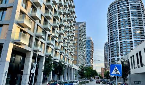Kaufen 3-Zimmer-Wohnung, 3-Zimmer-Wohnung, Bottova, Bratislava - Staré