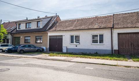 Einfamilienhaus mit großem Garten in Pezinok-Cajla