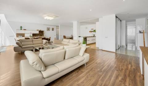 3-Zimmer-Wohnung, zu vermieten, Bratislava - Staré Mesto, Slowakei