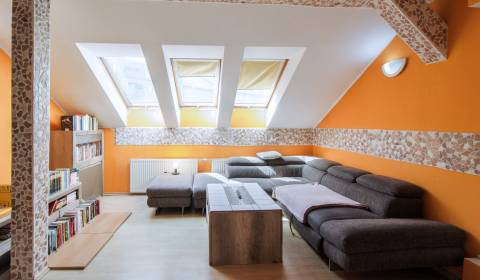 Kaufen 4-Zimmer-Wohnung, 4-Zimmer-Wohnung, Ľadová, Bratislava - Staré
