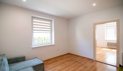 Mieten 3-Zimmer-Wohnung, 3-Zimmer-Wohnung, Bradlanská, Trnava, Slowake