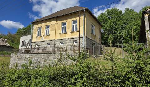 Einfamilienhaus mit großem Grundstück in Chrťany zu verkaufen