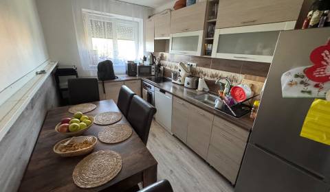 Kaufen 3-Zimmer-Wohnung, 3-Zimmer-Wohnung, Obrancov mieru, Levice, Slo
