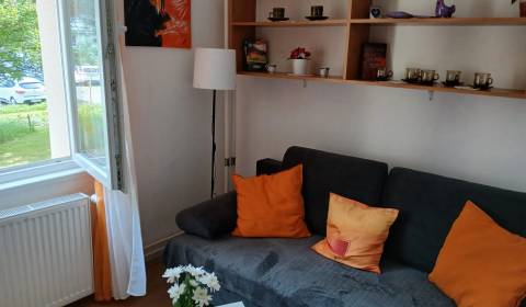 Kaufen Garconniere, Garconniere, Československých parašutistov, Bratis