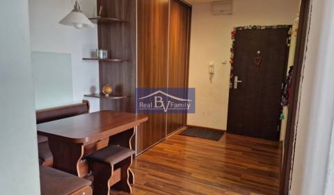 Kaufen 3-Zimmer-Wohnung, 3-Zimmer-Wohnung, Blagoevova, Bratislava - Pe