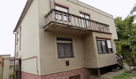 Geräumiges Mehrgenerationenhaus in Tvrdošovce mit Potenzial