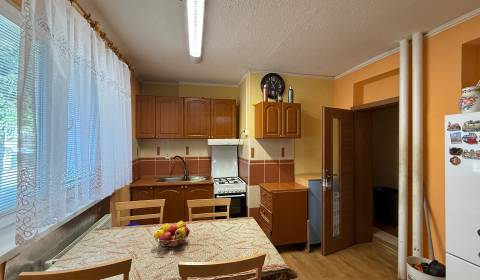 Kaufen 3-Zimmer-Wohnung, 3-Zimmer-Wohnung, Prievidzská, Prievidza, Slo