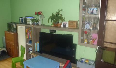 Komfortable 3-Zimmer-Wohnung in Ružinov mit Loggia