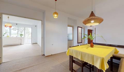 Charmante 4-Zimmer-Wohnung mit Garten und Garage in Karlova Ves