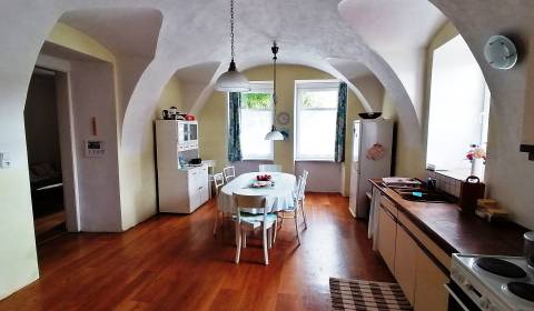 Charmantes Einfamilienhaus mit großem Grundstück in Mošovce