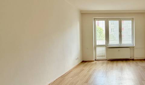 Kaufen 2-Zimmer-Wohnung, 2-Zimmer-Wohnung, Špačinská cesta, Trnava, Sl