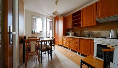 Kaufen 4-Zimmer-Wohnung, 4-Zimmer-Wohnung, Veternicová, Bratislava - K