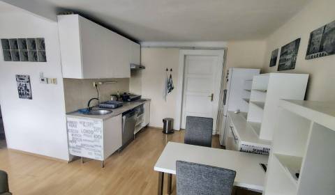 Mieten 2-Zimmer-Wohnung, 2-Zimmer-Wohnung, Špitálska, Bratislava - Sta