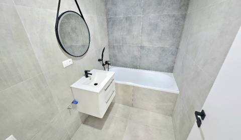 Kaufen 3-Zimmer-Wohnung, 3-Zimmer-Wohnung, Bánovce nad Bebravou, Slowa