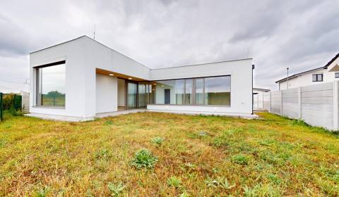 MA/KOSTOLIŠTE – Genehmigter Neubau IM STANDARD mit Aluminiumfenstern