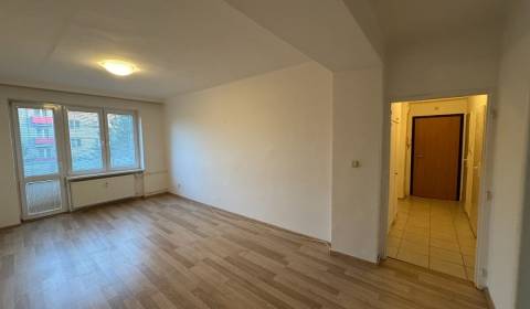 Kaufen 2-Zimmer-Wohnung, 2-Zimmer-Wohnung, Špačinská cesta, Trnava, Sl