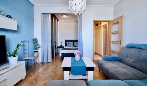 Kaufen 1-Zimmer-Wohnung, 1-Zimmer-Wohnung, Parašutistov, Bratislava - 