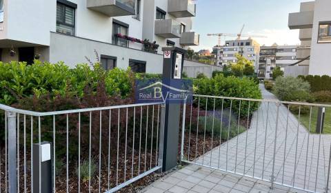 Mieten 3-Zimmer-Wohnung, 3-Zimmer-Wohnung, Martina Granca, Bratislava 