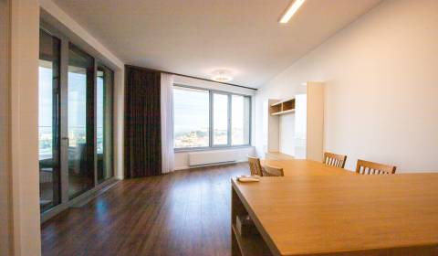 Mieten 3-Zimmer-Wohnung, 3-Zimmer-Wohnung, Bottova, Bratislava - Staré