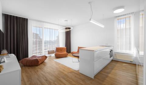 Moderne 4-Zimmer-Wohnung mit Terrasse in Nový Ružinov