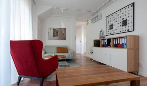 Kaufen 2-Zimmer-Wohnung, 2-Zimmer-Wohnung, Škultétyho, Topoľčany, Slow