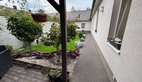 Kaufen Einfamilienhaus, Einfamilienhaus, Dr. P. Adámiho, Topoľčany, Sl