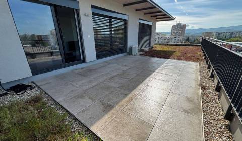 Kaufen 3-Zimmer-Wohnung, 3-Zimmer-Wohnung, Streďanská, Topoľčany, Slow