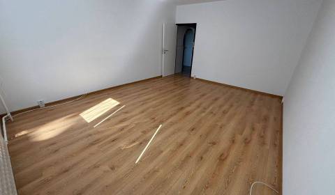 Kaufen 3-Zimmer-Wohnung, 3-Zimmer-Wohnung, Topoľčany, Slowakei