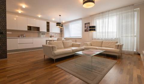 Mieten 3-Zimmer-Wohnung, 3-Zimmer-Wohnung, Saratovská, Bratislava - Dú