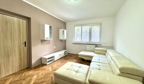 Mieten 3-Zimmer-Wohnung, 3-Zimmer-Wohnung, Palárikova, Senica, Slowake