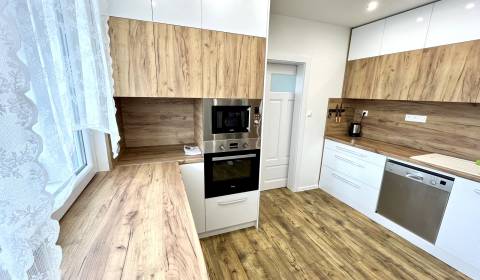 Kaufen 3-Zimmer-Wohnung, 3-Zimmer-Wohnung, L.Novomeského, Senica, Slow