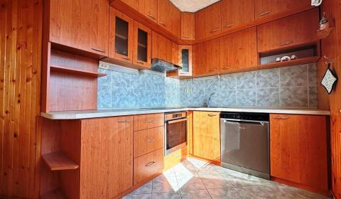 Kaufen 4-Zimmer-Wohnung, 4-Zimmer-Wohnung, Levice, Slowakei