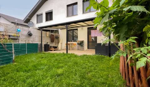 Kaufen 4-Zimmer-Wohnung, 4-Zimmer-Wohnung, Rumančeková, Dunajská Stred