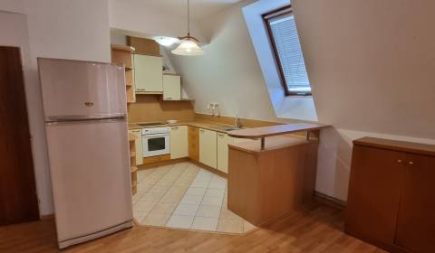 Mieten 3-Zimmer-Wohnung, 3-Zimmer-Wohnung, Nové Zámky, Slowakei