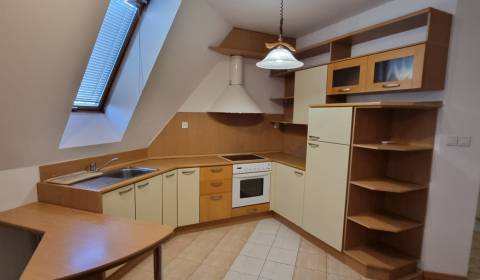 Mieten 3-Zimmer-Wohnung, 3-Zimmer-Wohnung, Nové Zámky, Slowakei