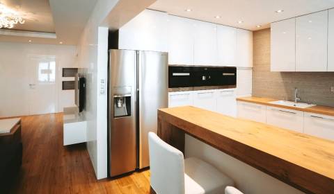 Kaufen 3-Zimmer-Wohnung, 3-Zimmer-Wohnung, Námestie Matice Slovenskej,