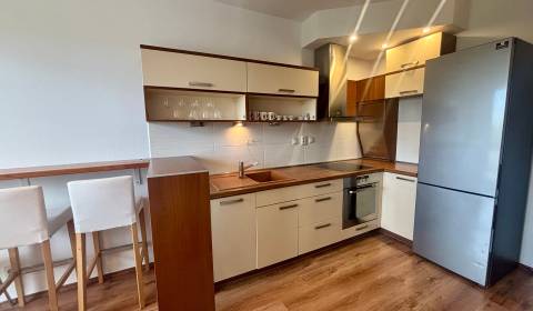 Moderne 2-Zimmer-Wohnung mit Terrasse in Piešťany