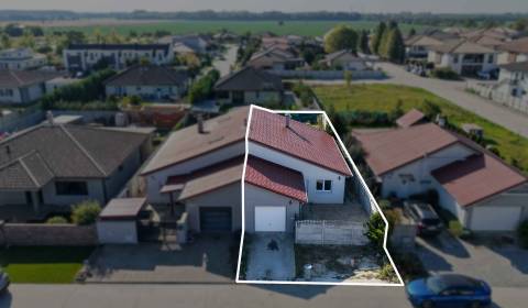Familienhaus mit Terrasse und Garage in Veľké Úľany
