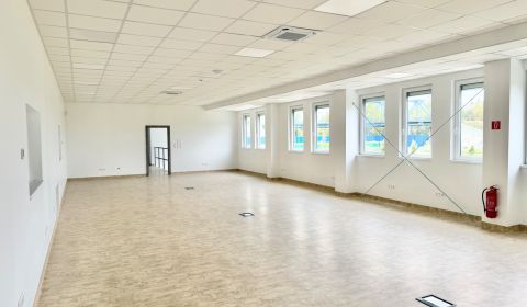 Moderne Büroflächen in Teplička nad Váhom zur Miete