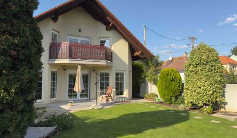 Kaufen Einfamilienhaus, Einfamilienhaus, Puškinova, Senec, Slowakei