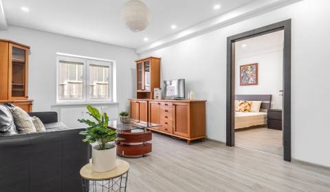 Kaufen 3-Zimmer-Wohnung, 3-Zimmer-Wohnung, Heydukova, Bratislava - Sta