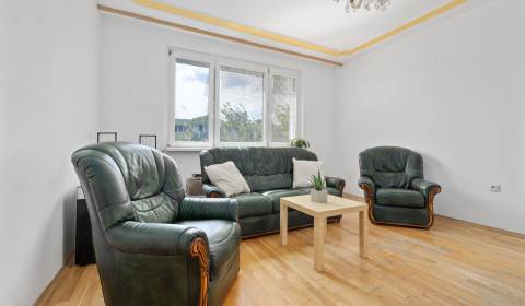 Kaufen 3-Zimmer-Wohnung, 3-Zimmer-Wohnung, Pribišova, Bratislava - Kar