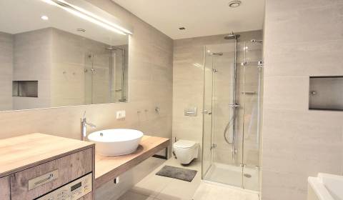 Mieten 3-Zimmer-Wohnung, 3-Zimmer-Wohnung, Zámocká, Bratislava - Staré