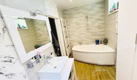 Kaufen 3-Zimmer-Wohnung, 3-Zimmer-Wohnung, Nové Mesto nad Váhom, Slowa