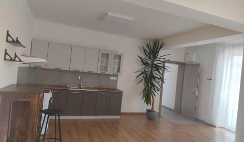 Mieten 2-Zimmer-Wohnung, 2-Zimmer-Wohnung, Čadca, Slowakei