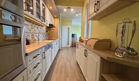 Kaufen 4-Zimmer-Wohnung, 4-Zimmer-Wohnung, Trenčín, Slowakei